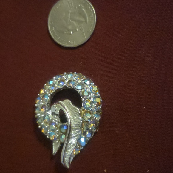 Vintage Elegant Silver Crystal Brooch - Picture 5 of 6